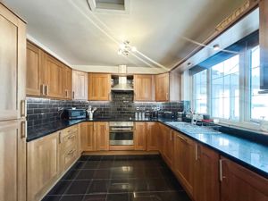 Kitchen- click for photo gallery